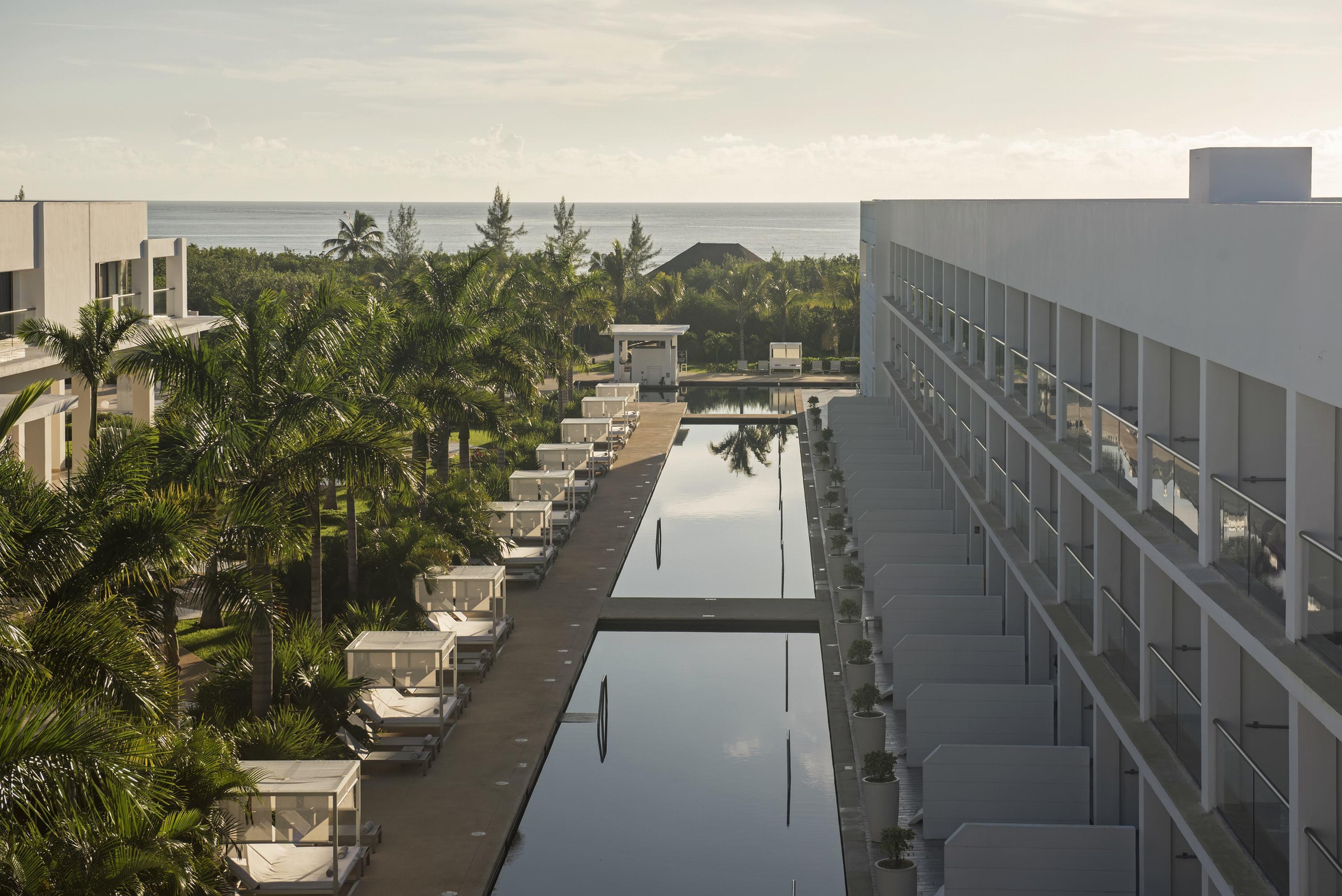 Platinum Yucatan Princess Adults Only Playa del Carmen Exterior foto View of the resort
