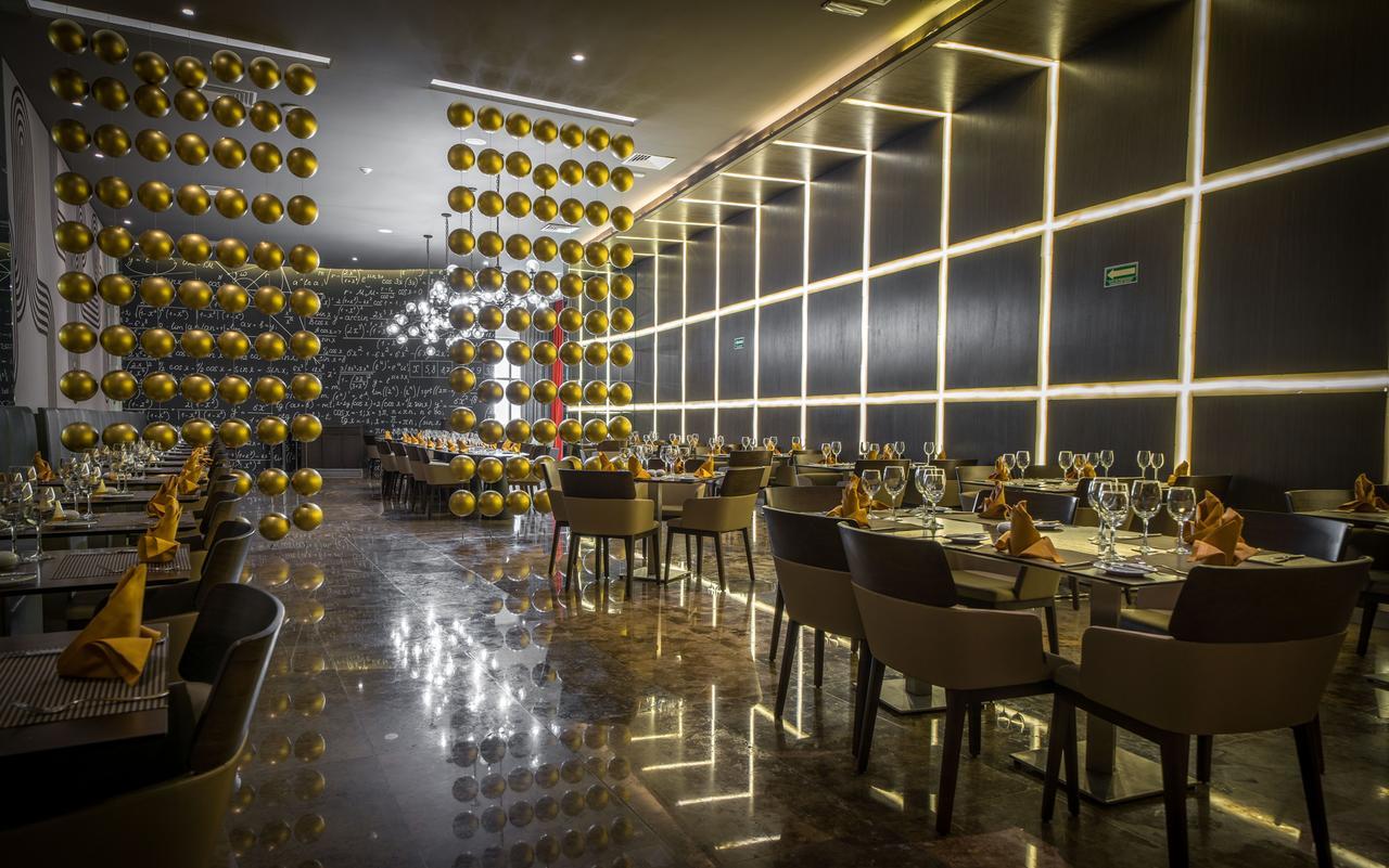 Platinum Yucatan Princess Adults Only Playa del Carmen Exterior foto The interior of the restaurant