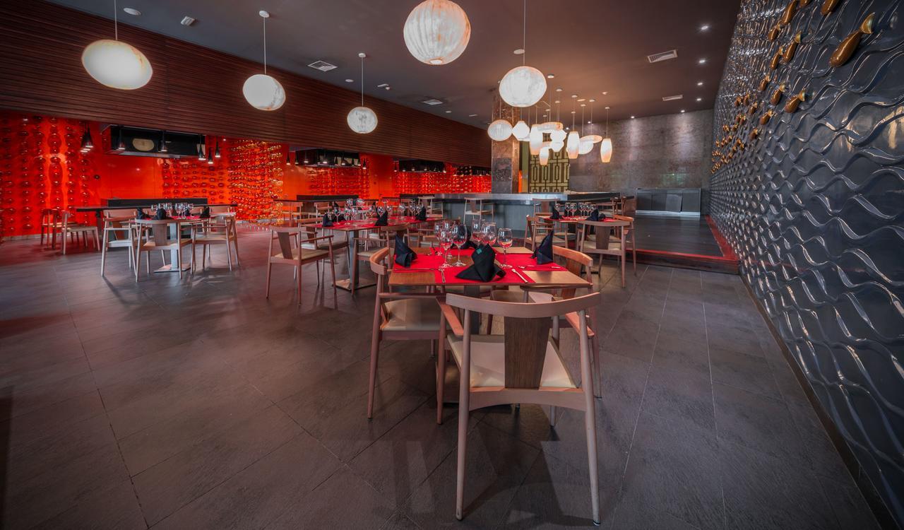 Platinum Yucatan Princess Adults Only Playa del Carmen Exterior foto Interior of the restaurant